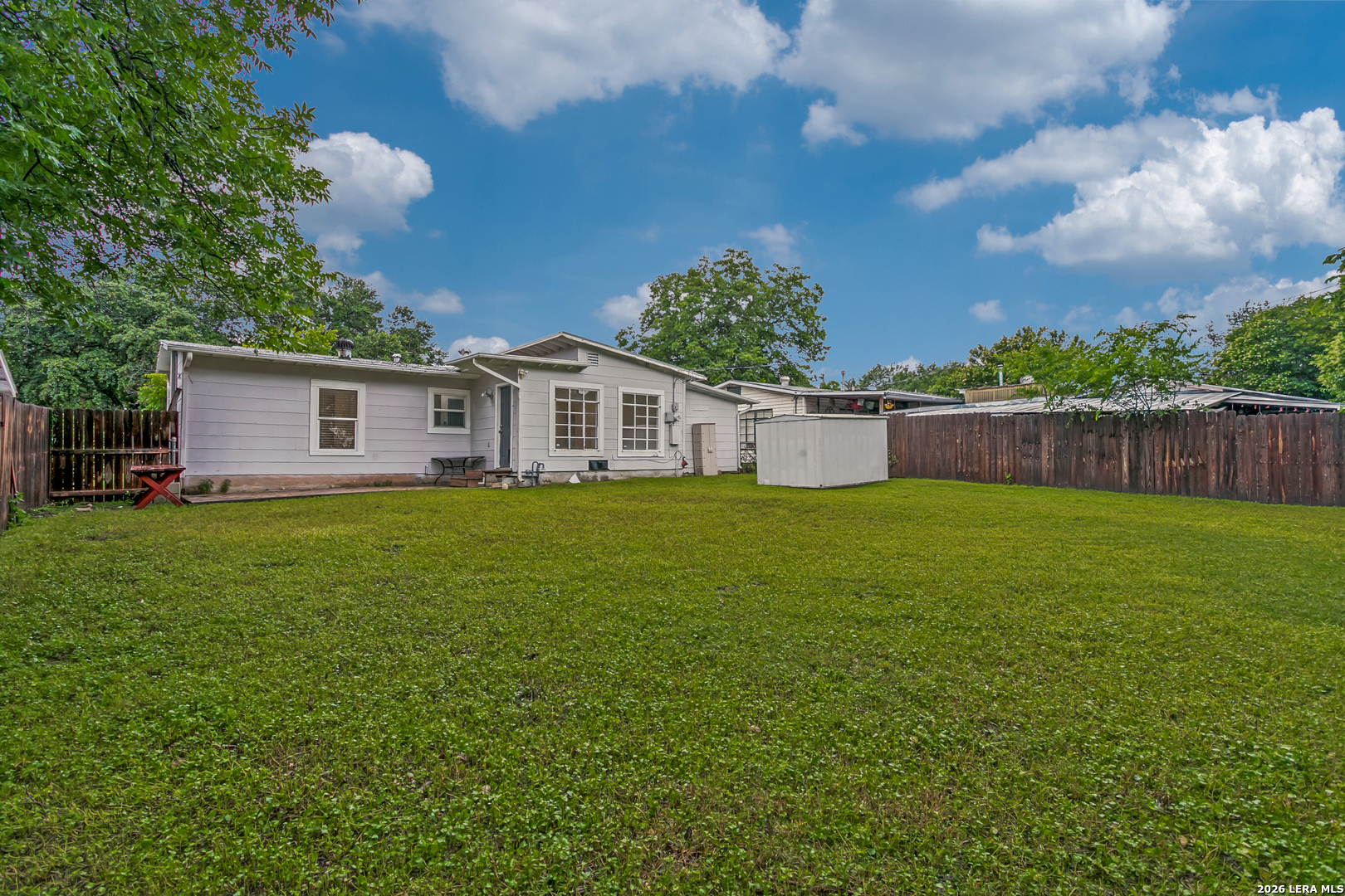 707 Sumner Dr, San Antonio, TX 78209