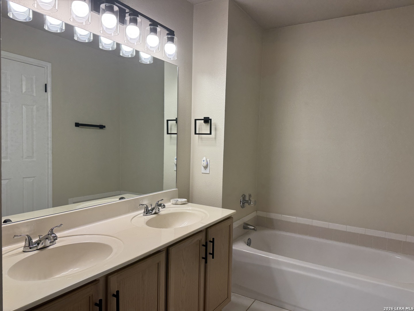 1136 BERRY CREEK DR, Schertz, TX 78154