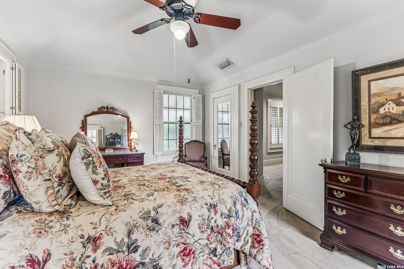 110 Geneseo Rd, Terrell Hills, TX 78209
