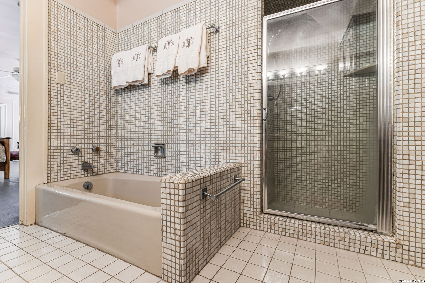 110 Geneseo Rd, Terrell Hills, TX 78209