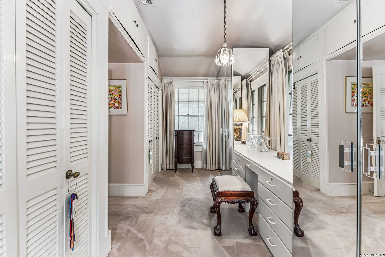 110 Geneseo Rd, Terrell Hills, TX 78209