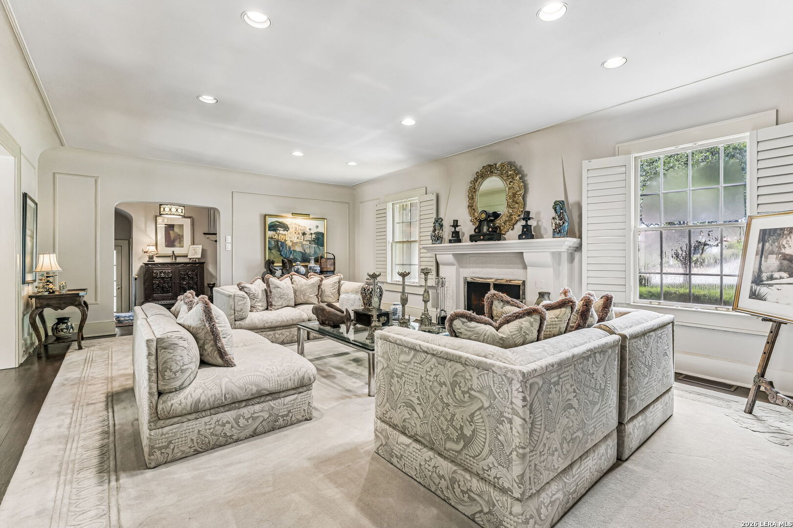 110 Geneseo Rd, Terrell Hills, TX 78209