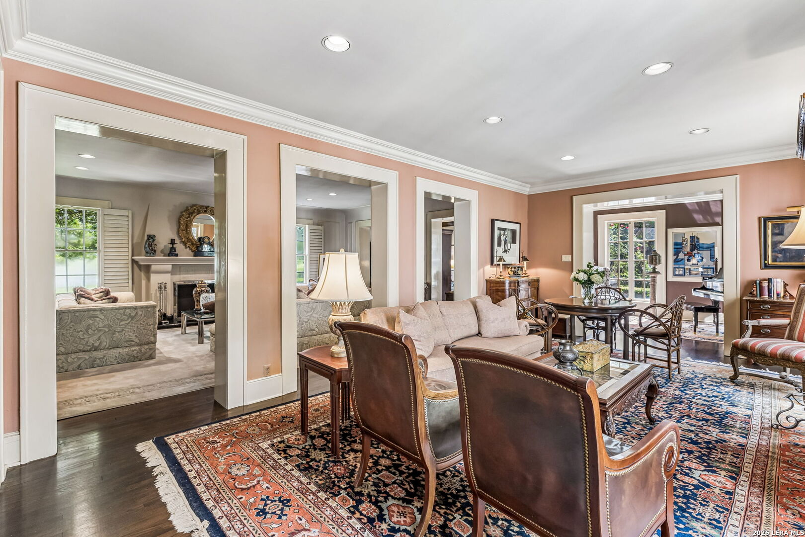 110 Geneseo Rd, Terrell Hills, TX 78209