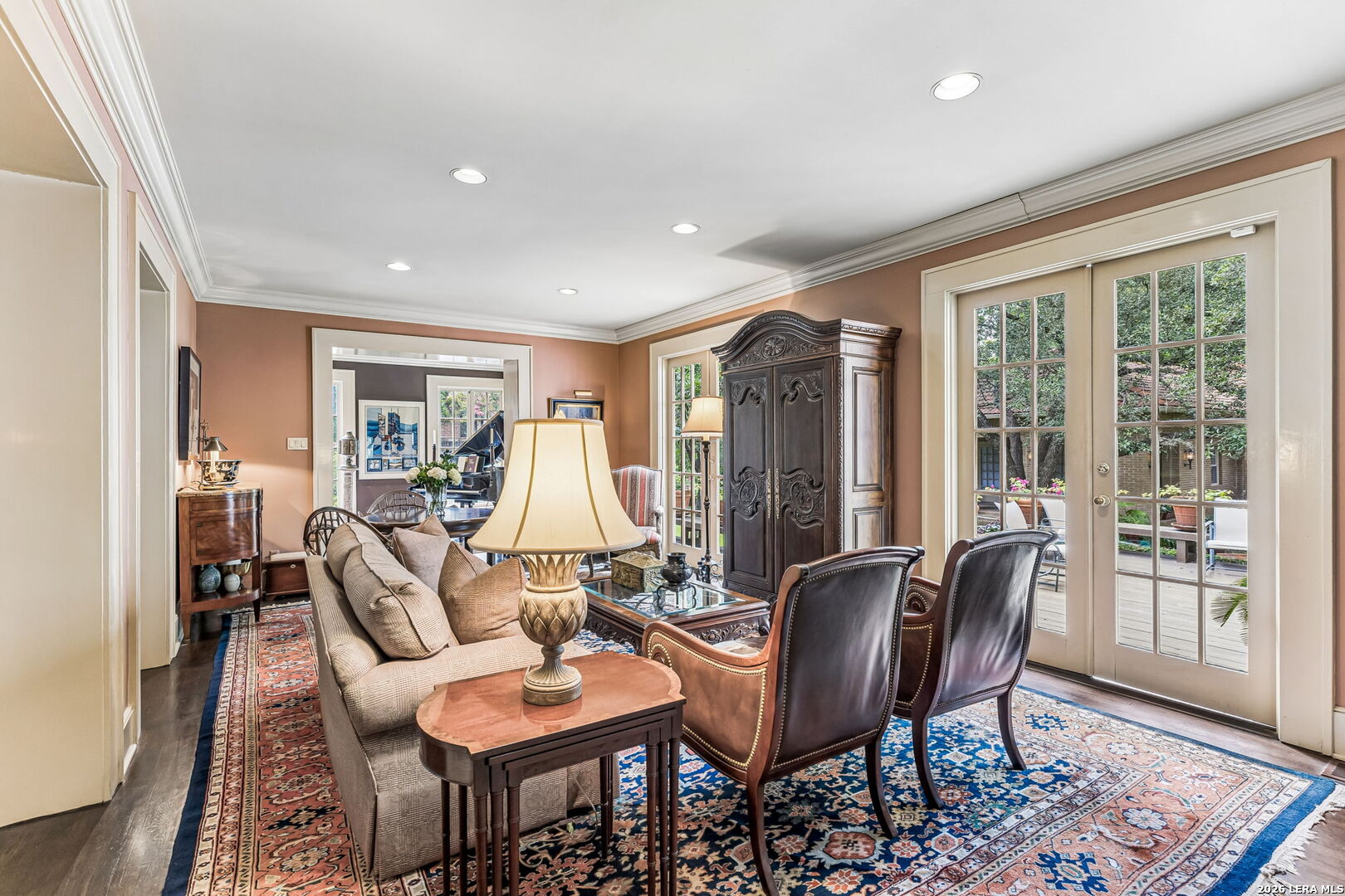 110 Geneseo Rd, Terrell Hills, TX 78209