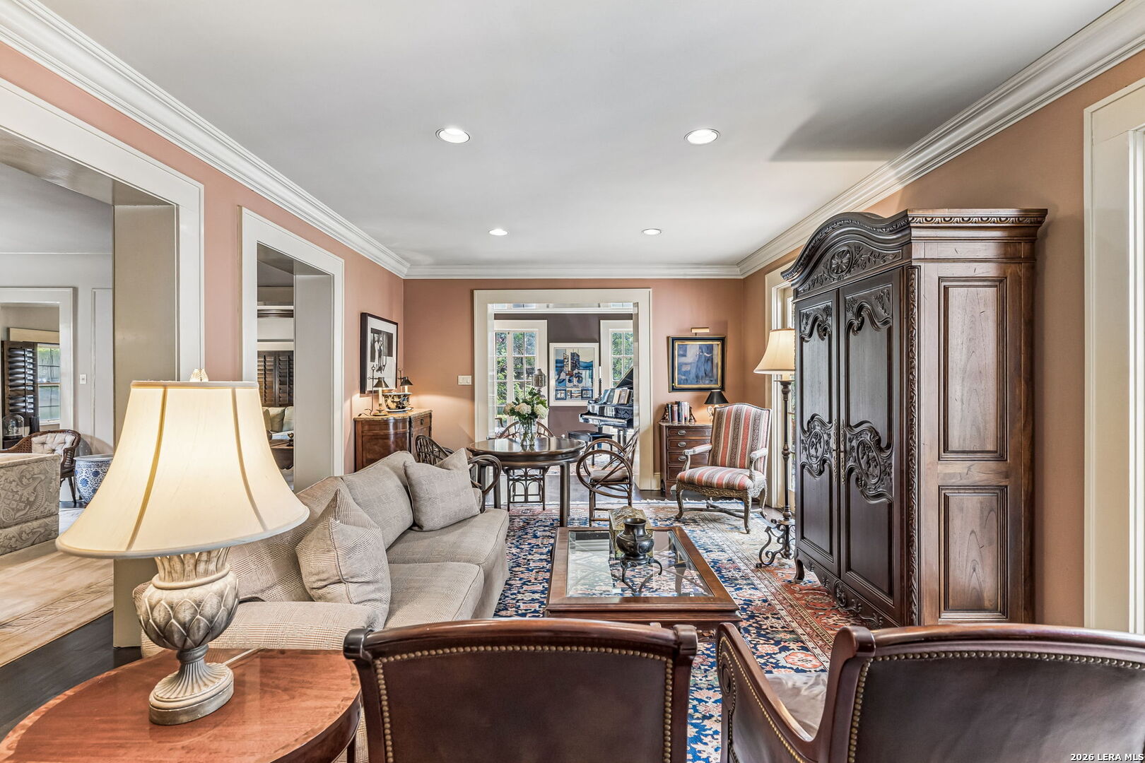 110 Geneseo Rd, Terrell Hills, TX 78209