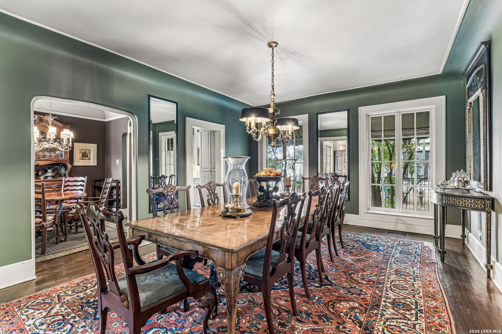 110 Geneseo Rd, Terrell Hills, TX 78209