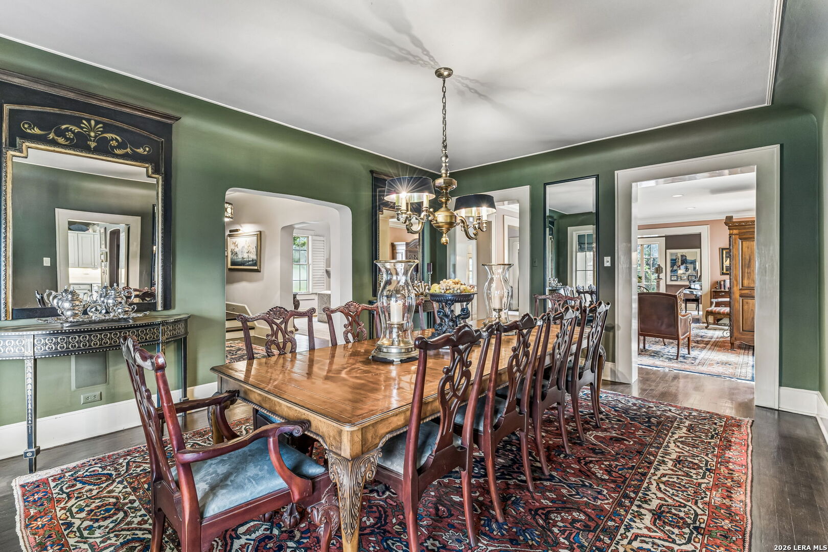 110 Geneseo Rd, Terrell Hills, TX 78209