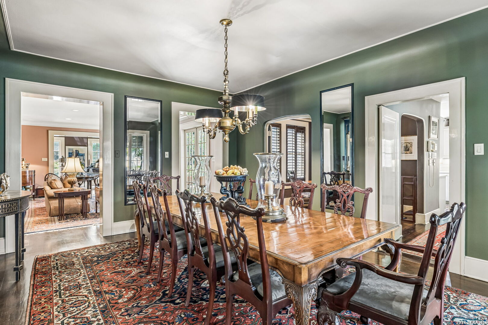110 Geneseo Rd, Terrell Hills, TX 78209
