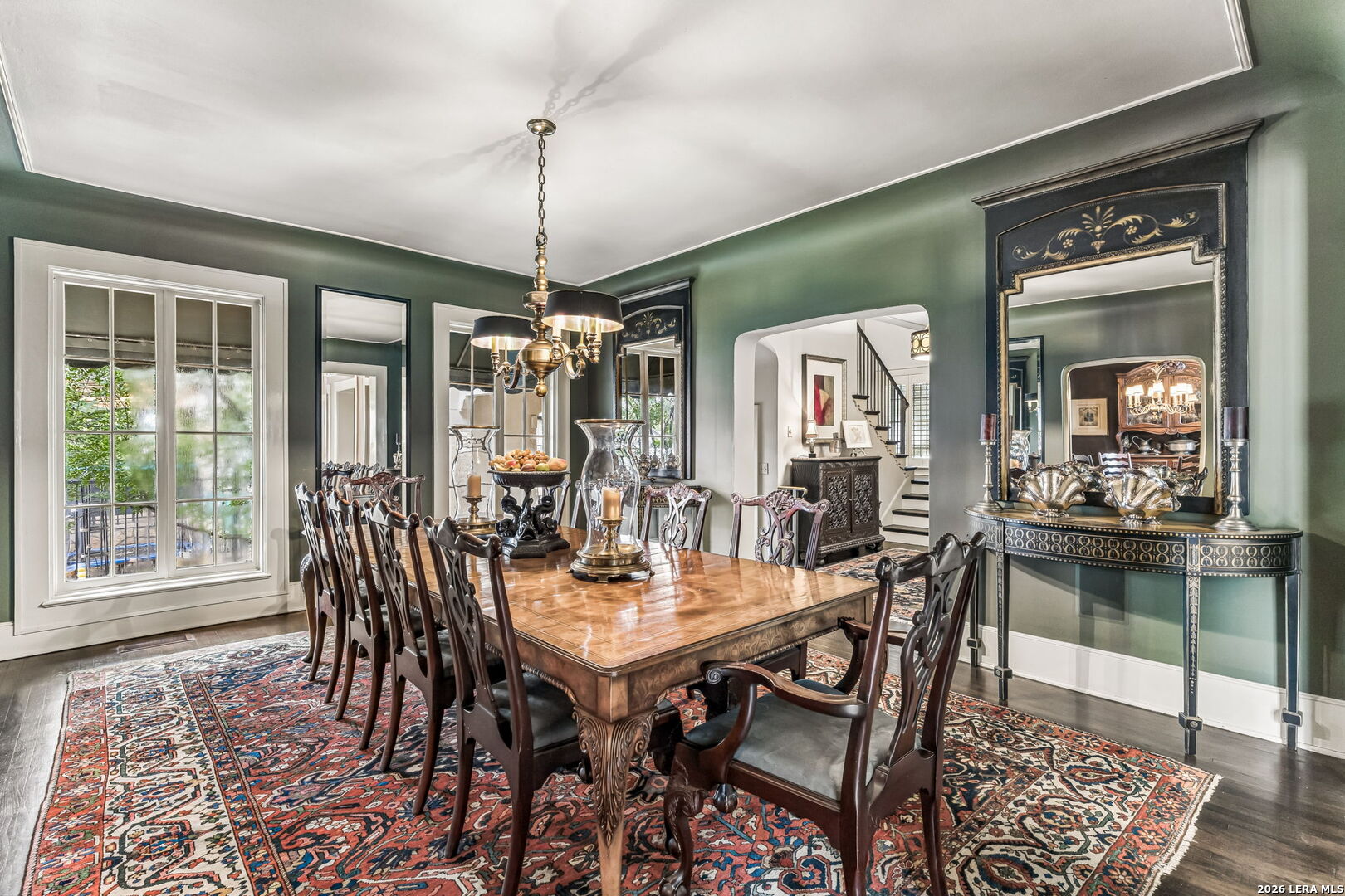 110 Geneseo Rd, Terrell Hills, TX 78209