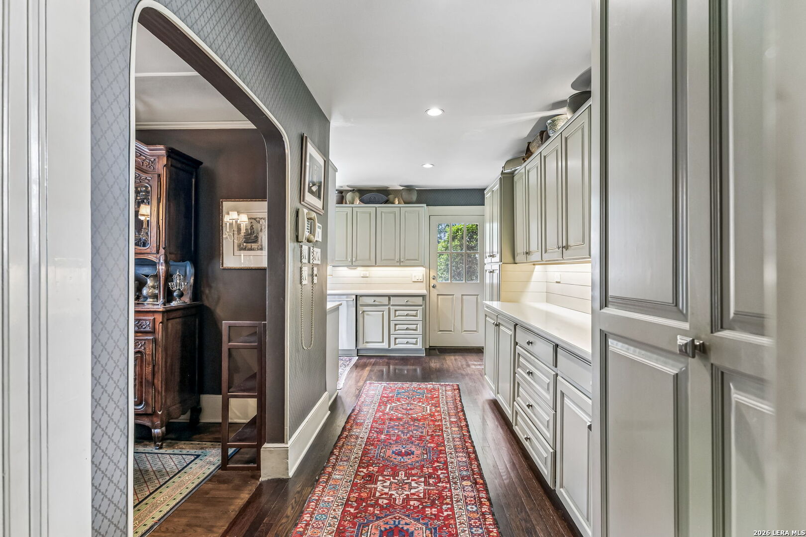 110 Geneseo Rd, Terrell Hills, TX 78209