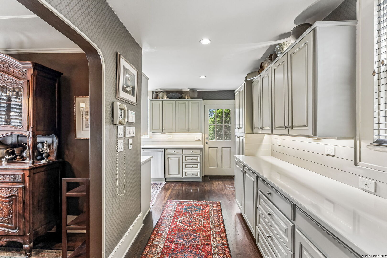 110 Geneseo Rd, Terrell Hills, TX 78209