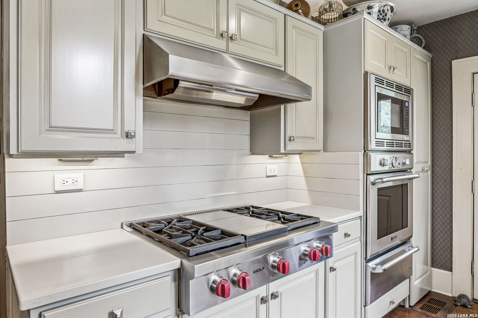 110 Geneseo Rd, Terrell Hills, TX 78209