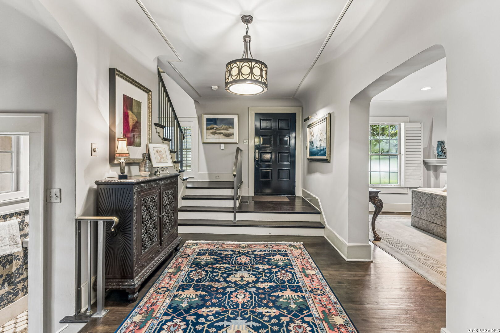 110 Geneseo Rd, Terrell Hills, TX 78209