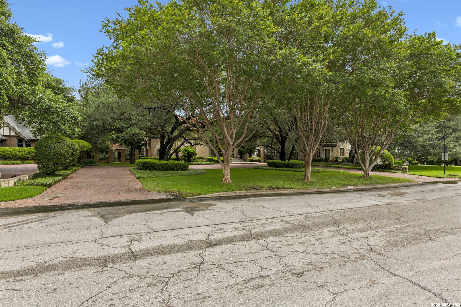 110 Geneseo Rd, Terrell Hills, TX 78209