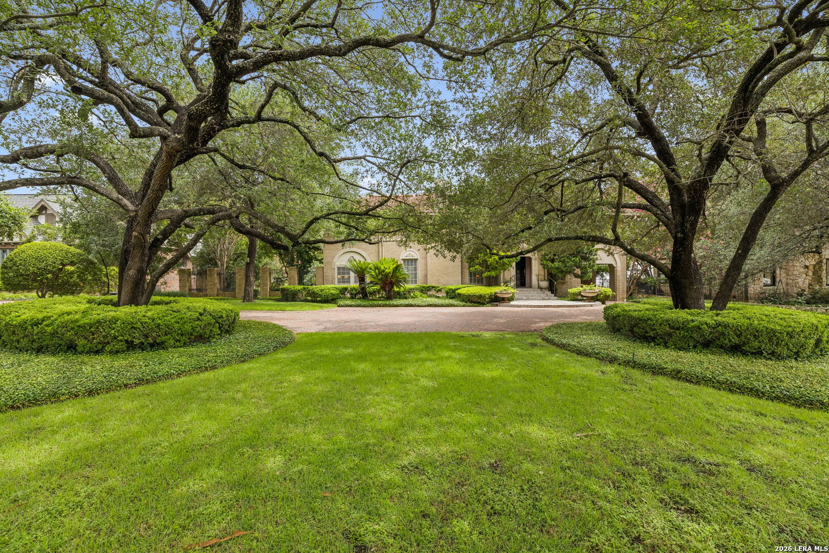 110 Geneseo Rd, Terrell Hills, TX 78209