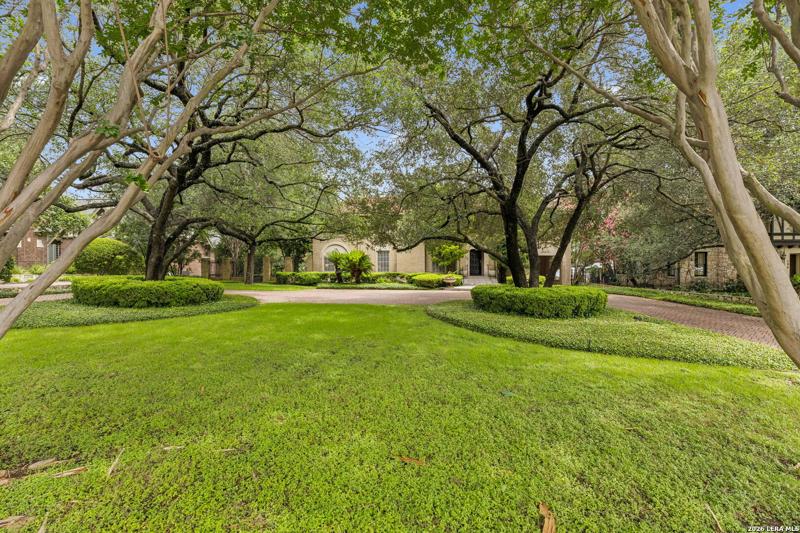 110 Geneseo Rd, Terrell Hills, TX 78209