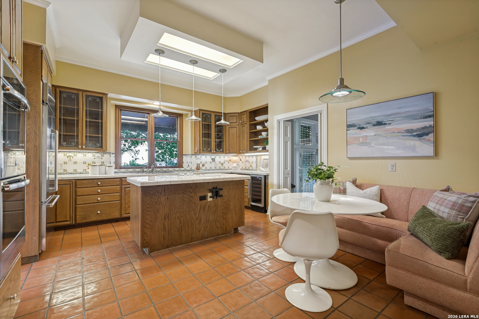 Eat-In Kitchen