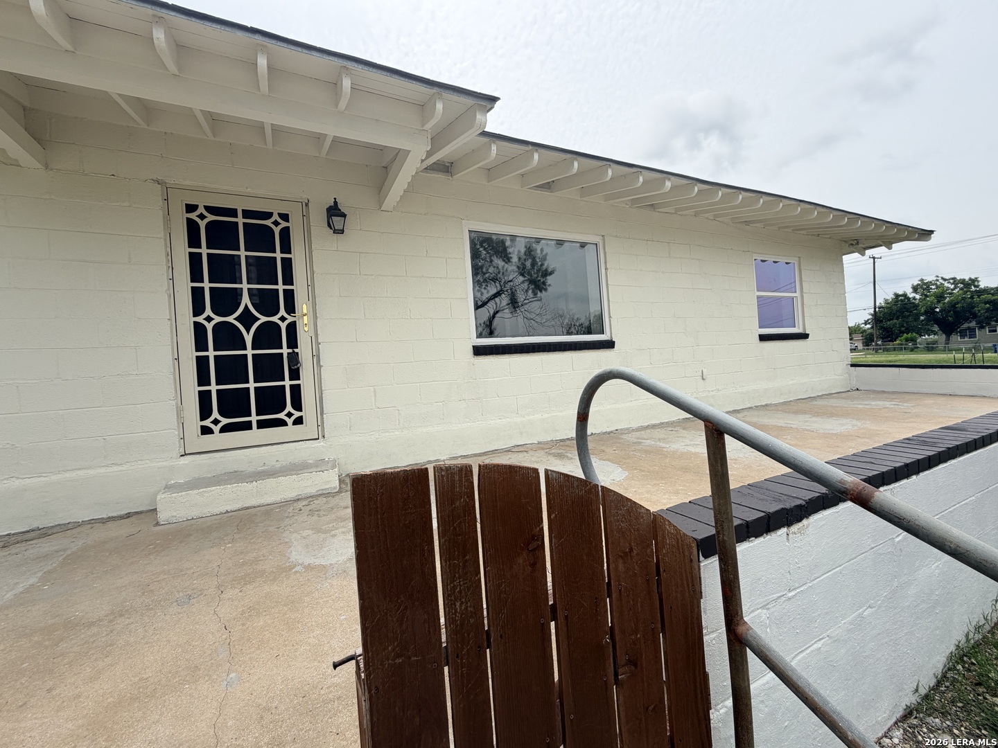 Property photo for 507 W Villaret, San Antonio, TX