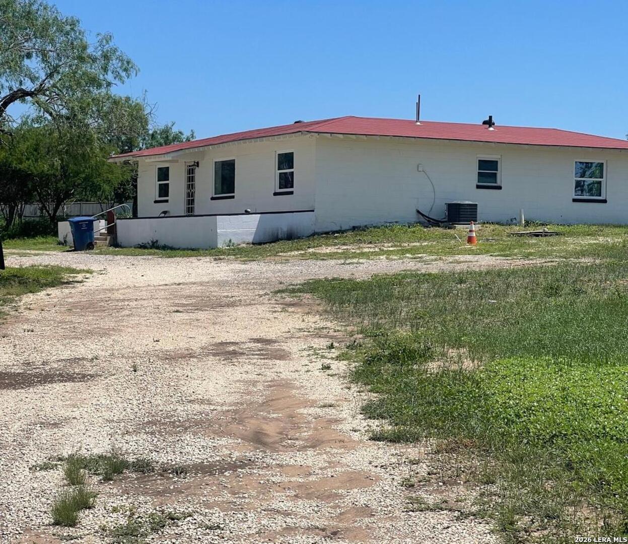 507 W Villaret, San Antonio, TX 78221