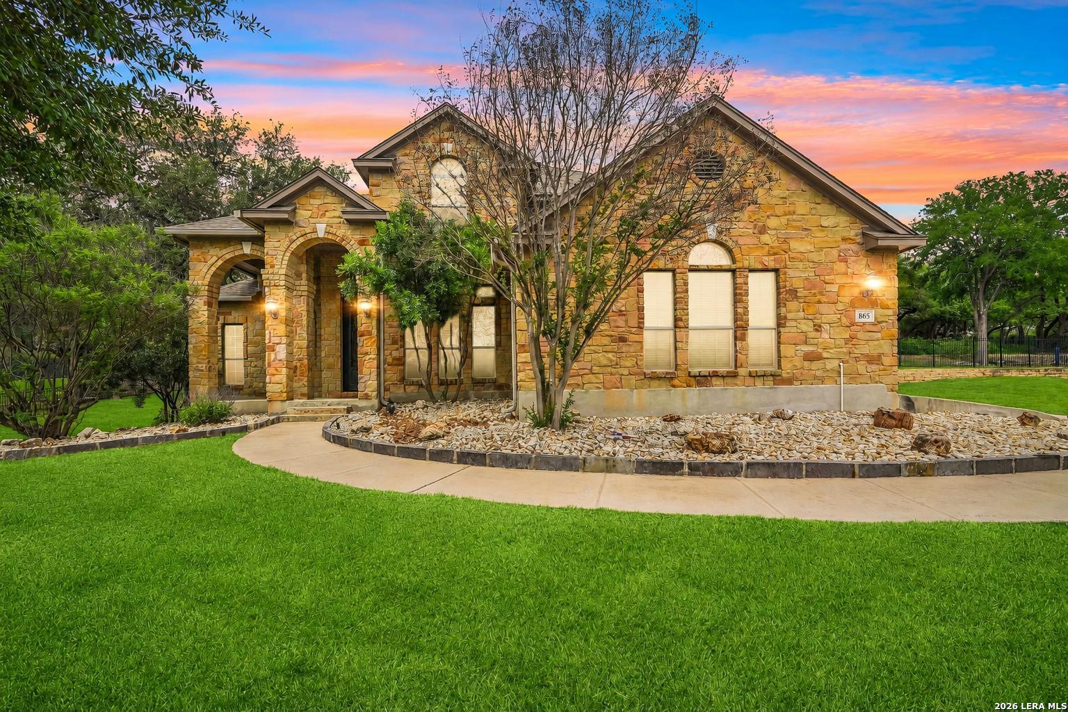 865 Santa Cruz Listing Cover Image