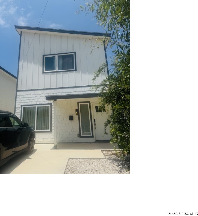 1031 Gevers St Listing Cover Image