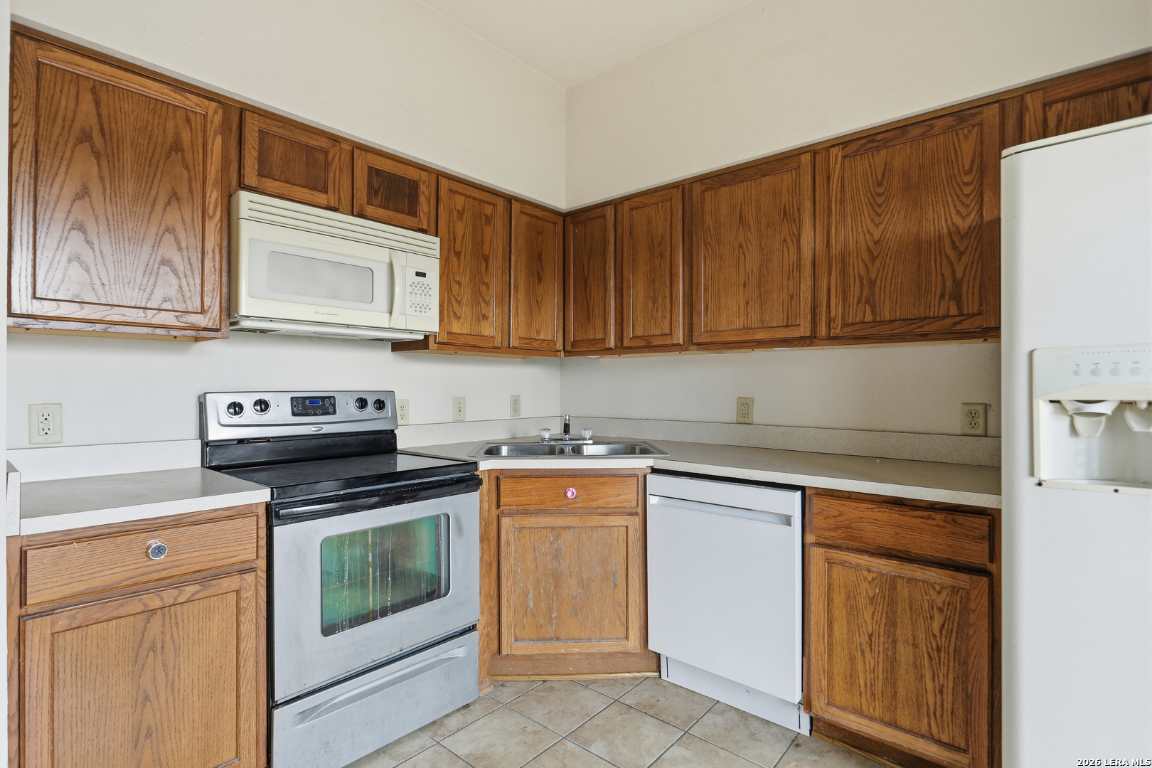 6100 Woodlake Pkwy 605