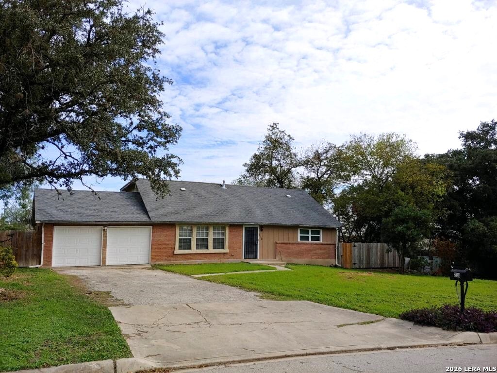 Castle Hills, TX 78213