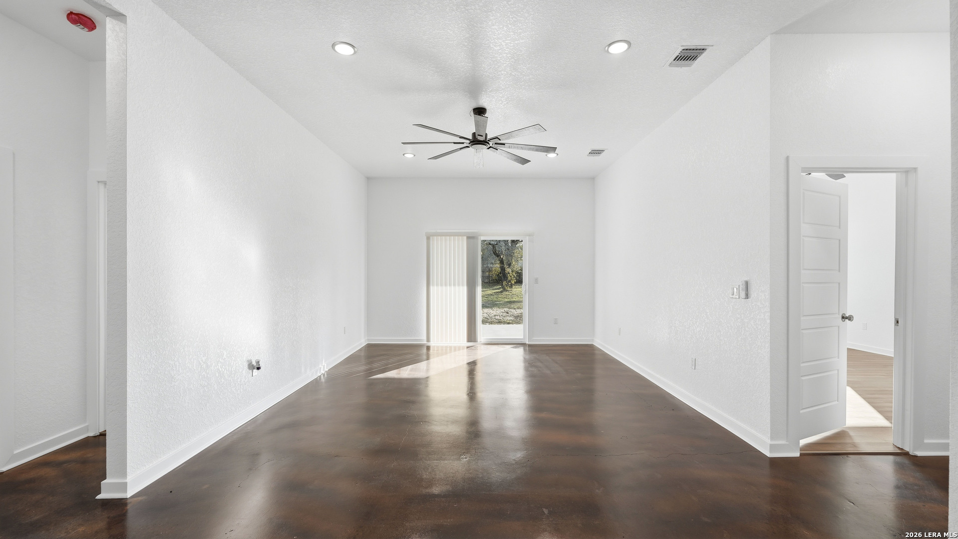 4606 Lee Way, Elmendorf, TX 78112