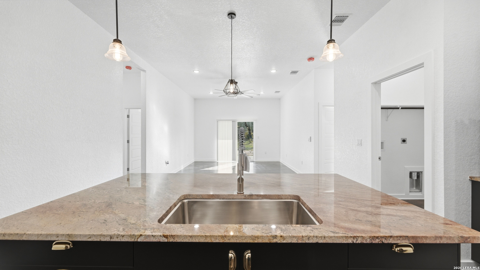 4606 Lee Way, Elmendorf, TX 78112