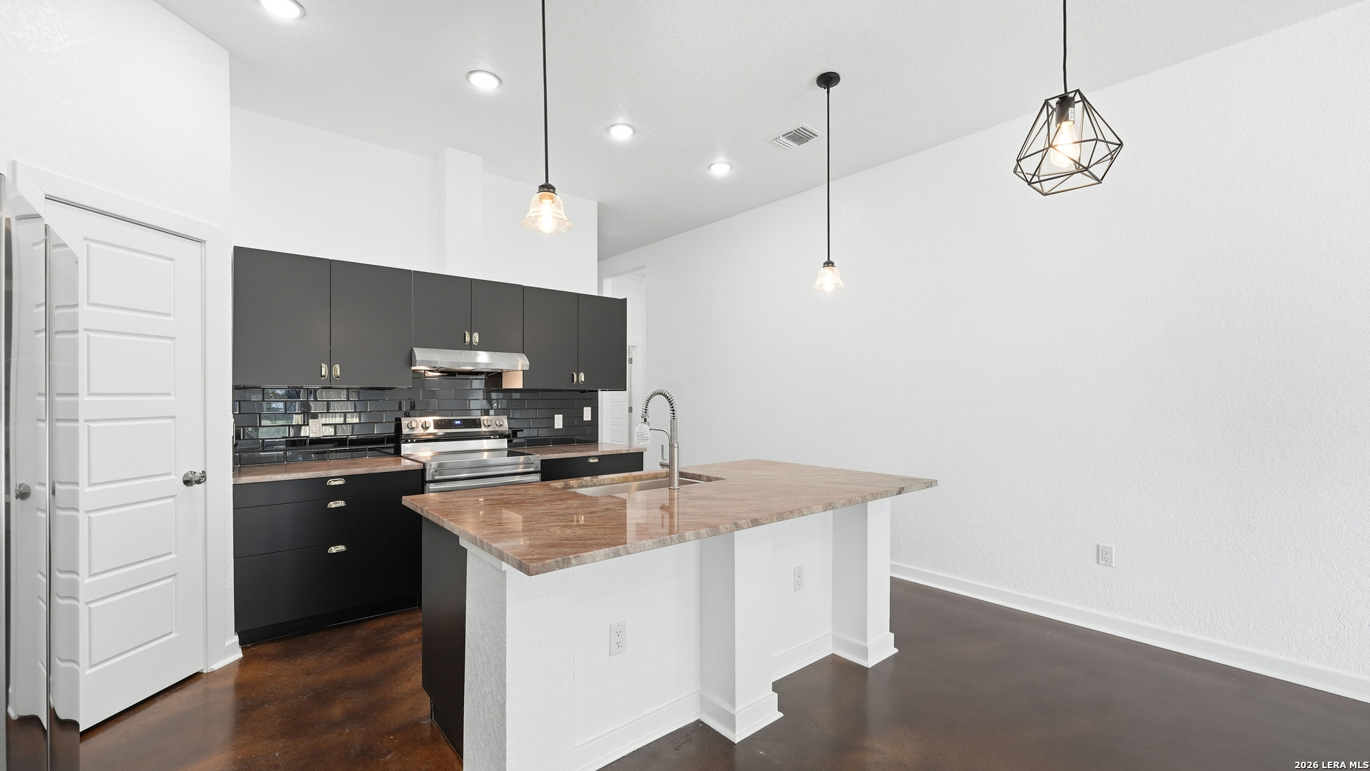 4606 Lee Way, Elmendorf, TX 78112