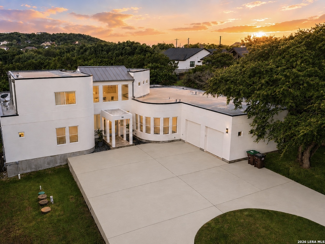 910 Silent Hollow Listing Cover Image