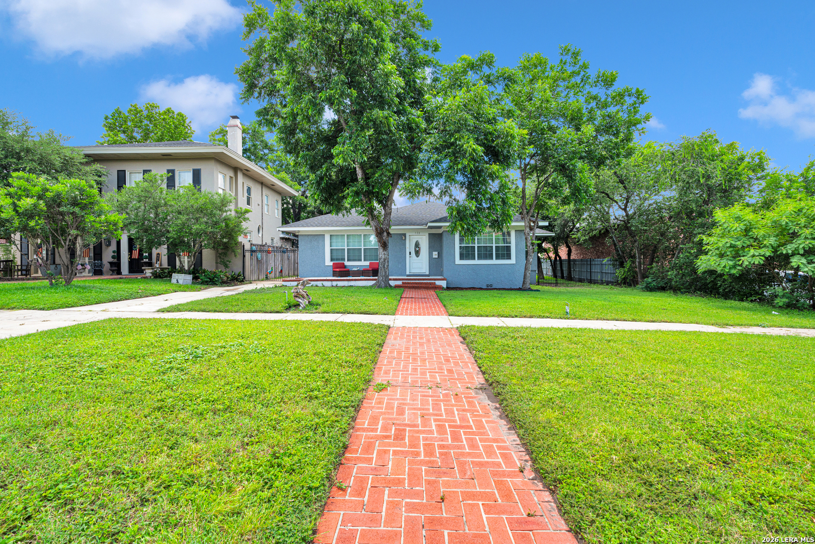 322 Huisache Ave Listing Cover Image