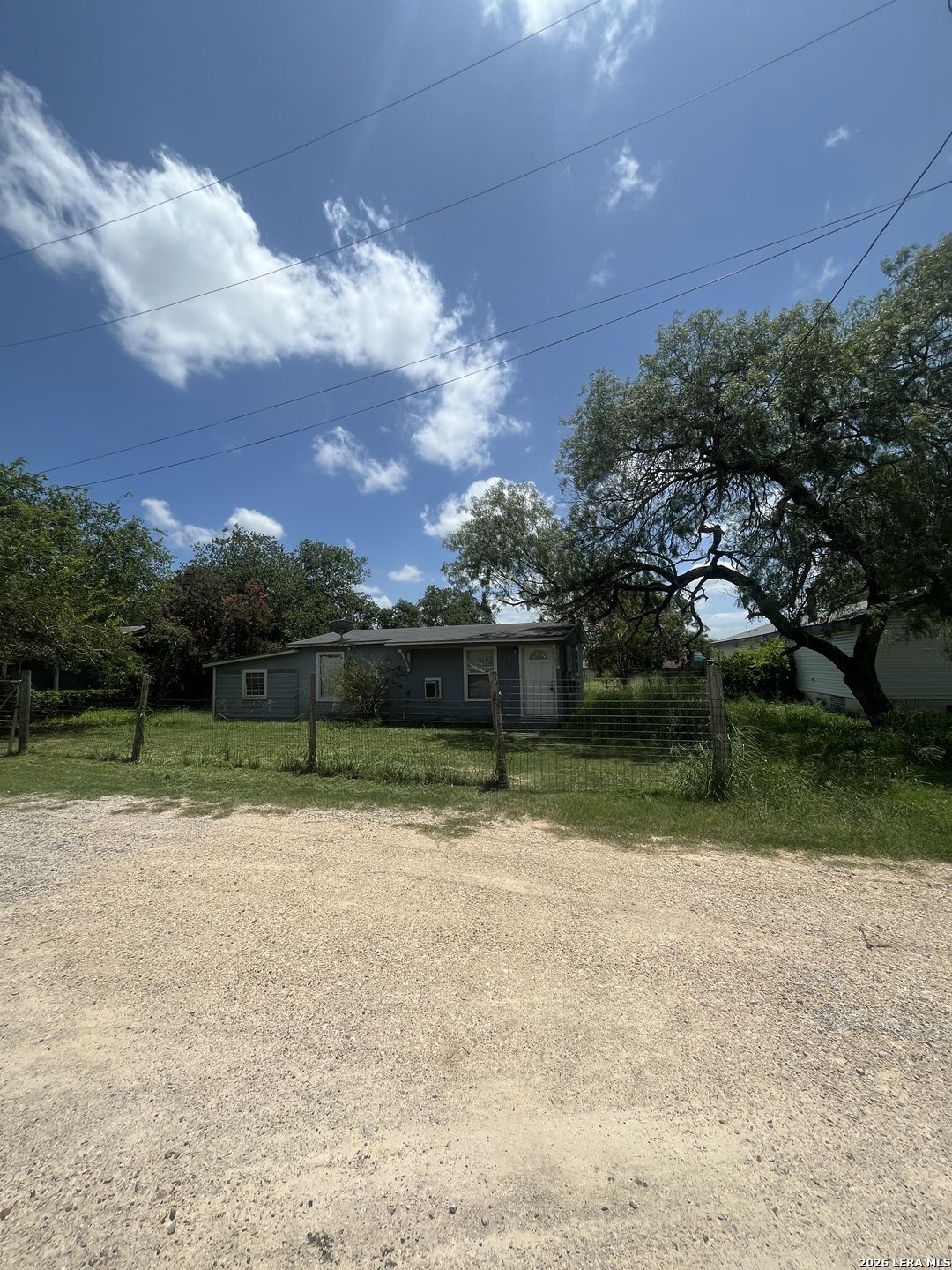 904 Pine St Listing Cover Image