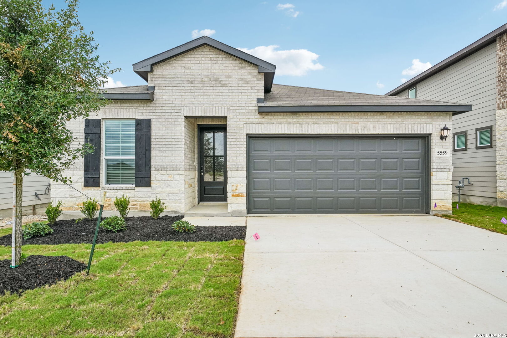 5559 Ennis Trace Listing Cover Image