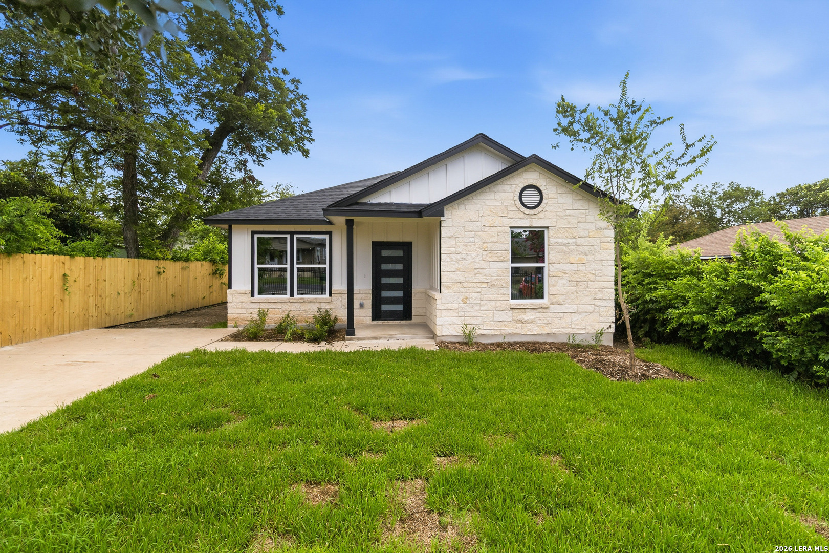 412 Monticello Ct Listing Cover Image