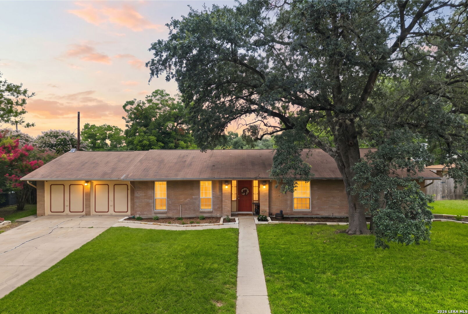 421 Windcrest Dr. Listing Cover Image