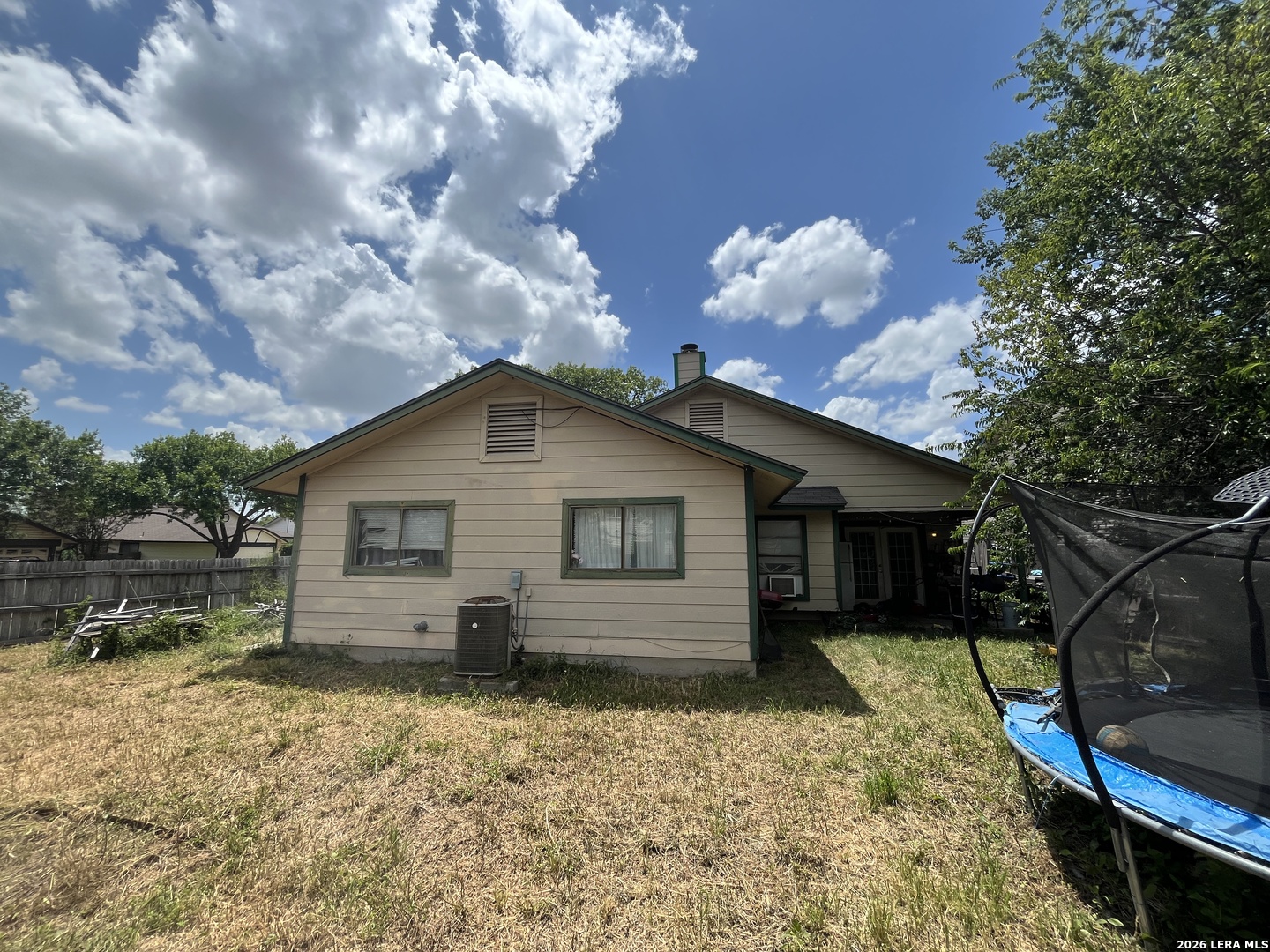 7102 Fallen Trail Dr, San Antonio, TX 78244