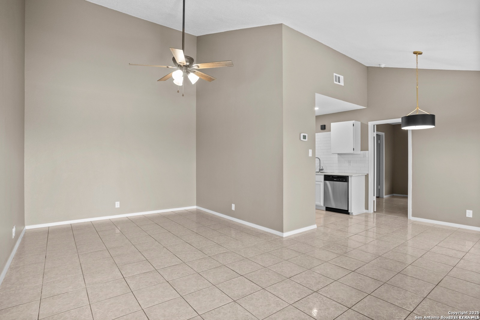 5281 Meadow Rise St, San Antonio, TX 78250