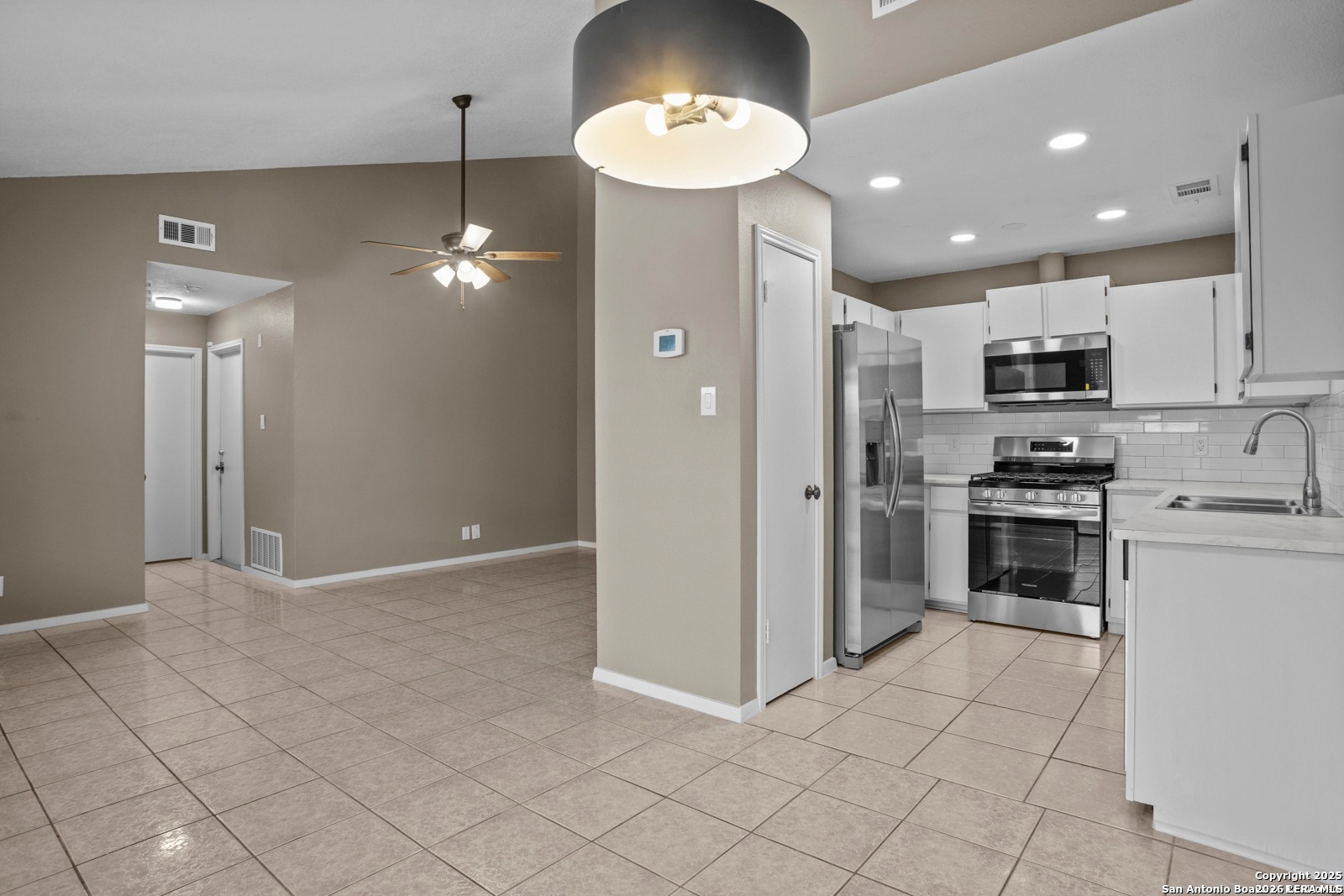 5281 Meadow Rise St, San Antonio, TX 78250