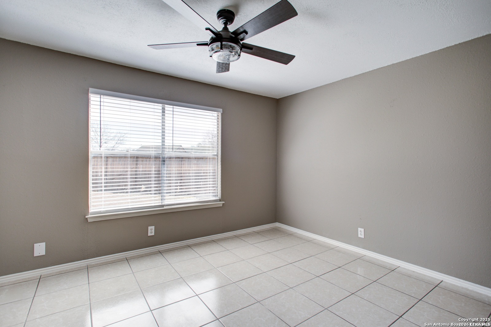 5281 Meadow Rise St, San Antonio, TX 78250