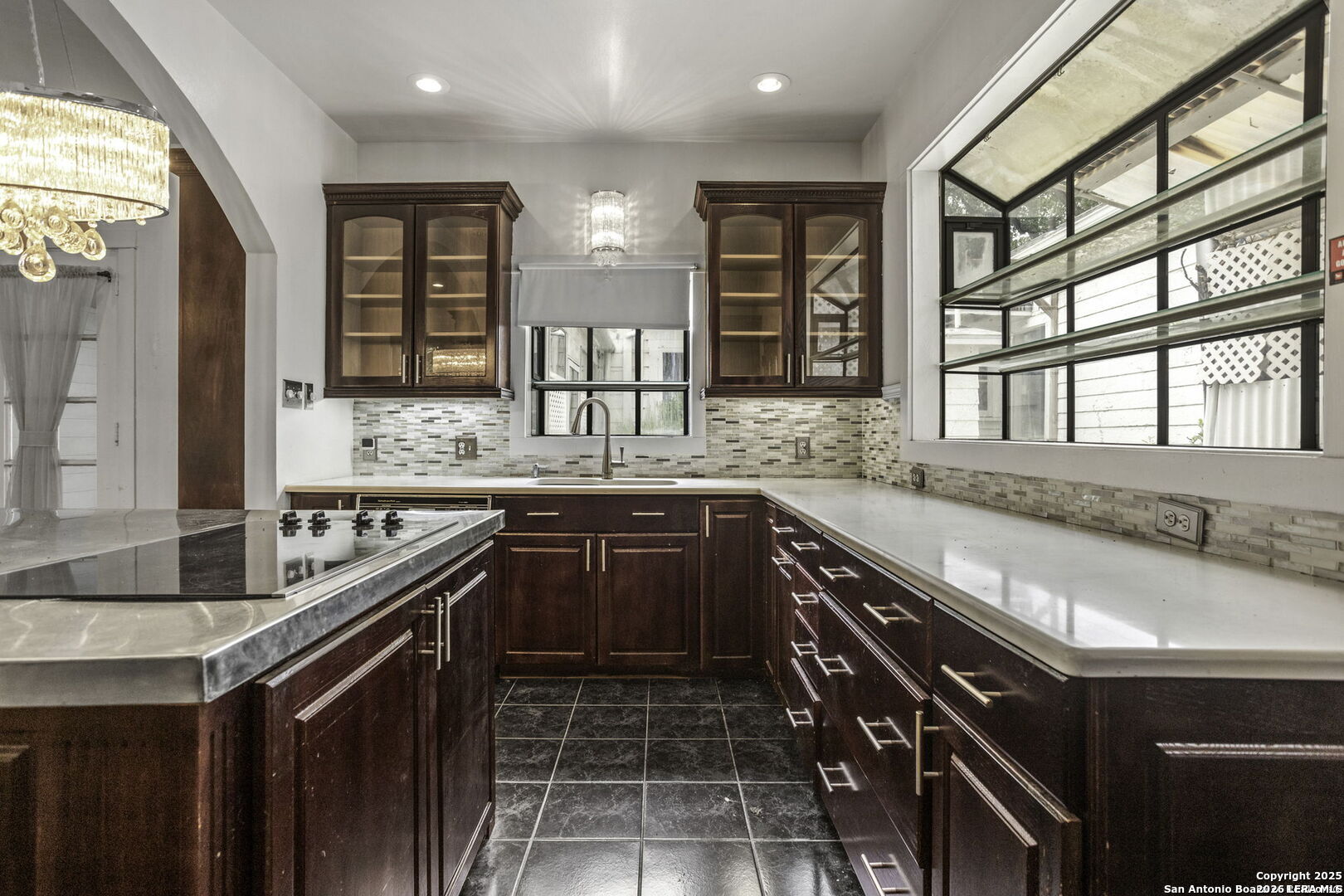 527 KINGS CT, San Antonio, TX 78212