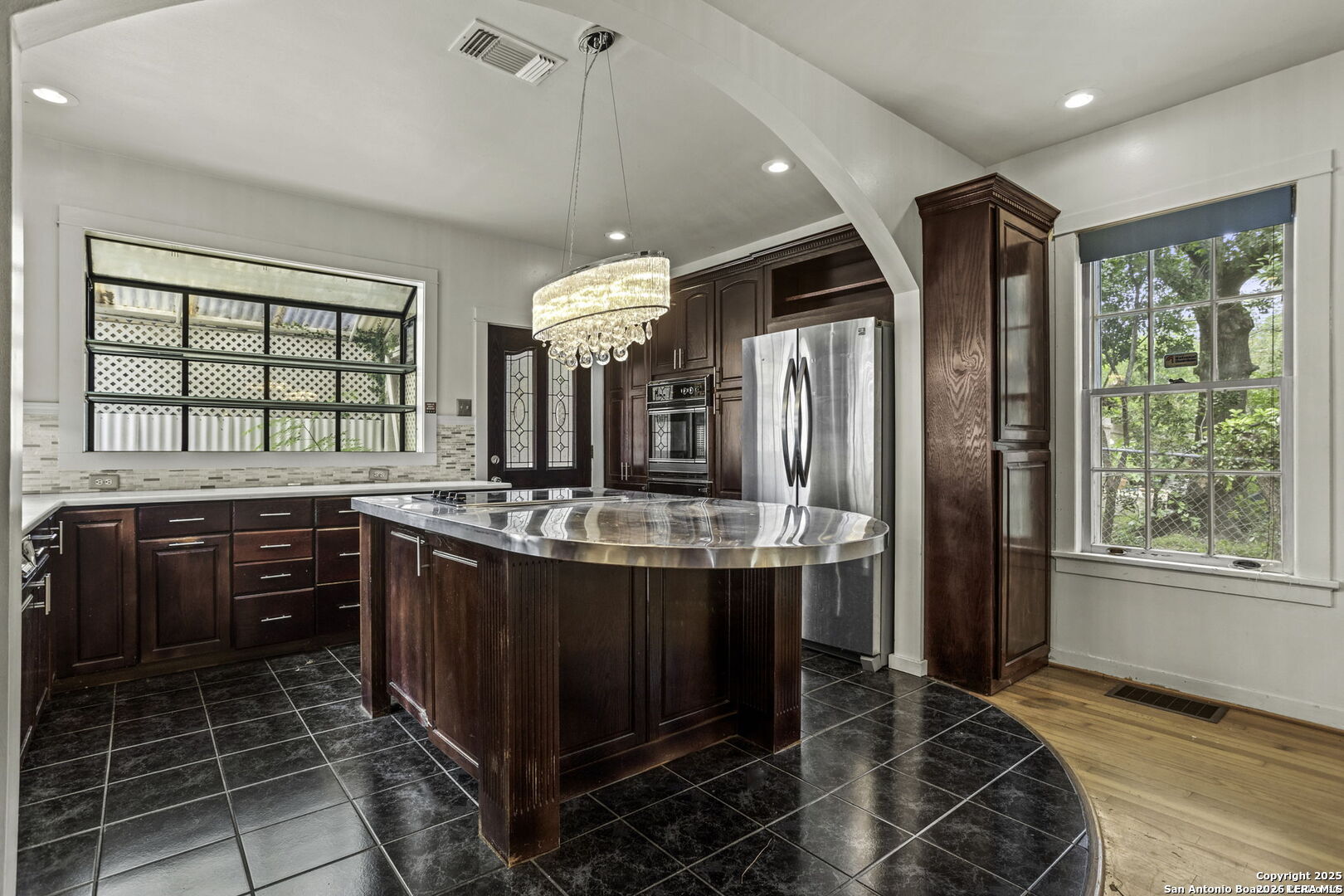 527 KINGS CT, San Antonio, TX 78212