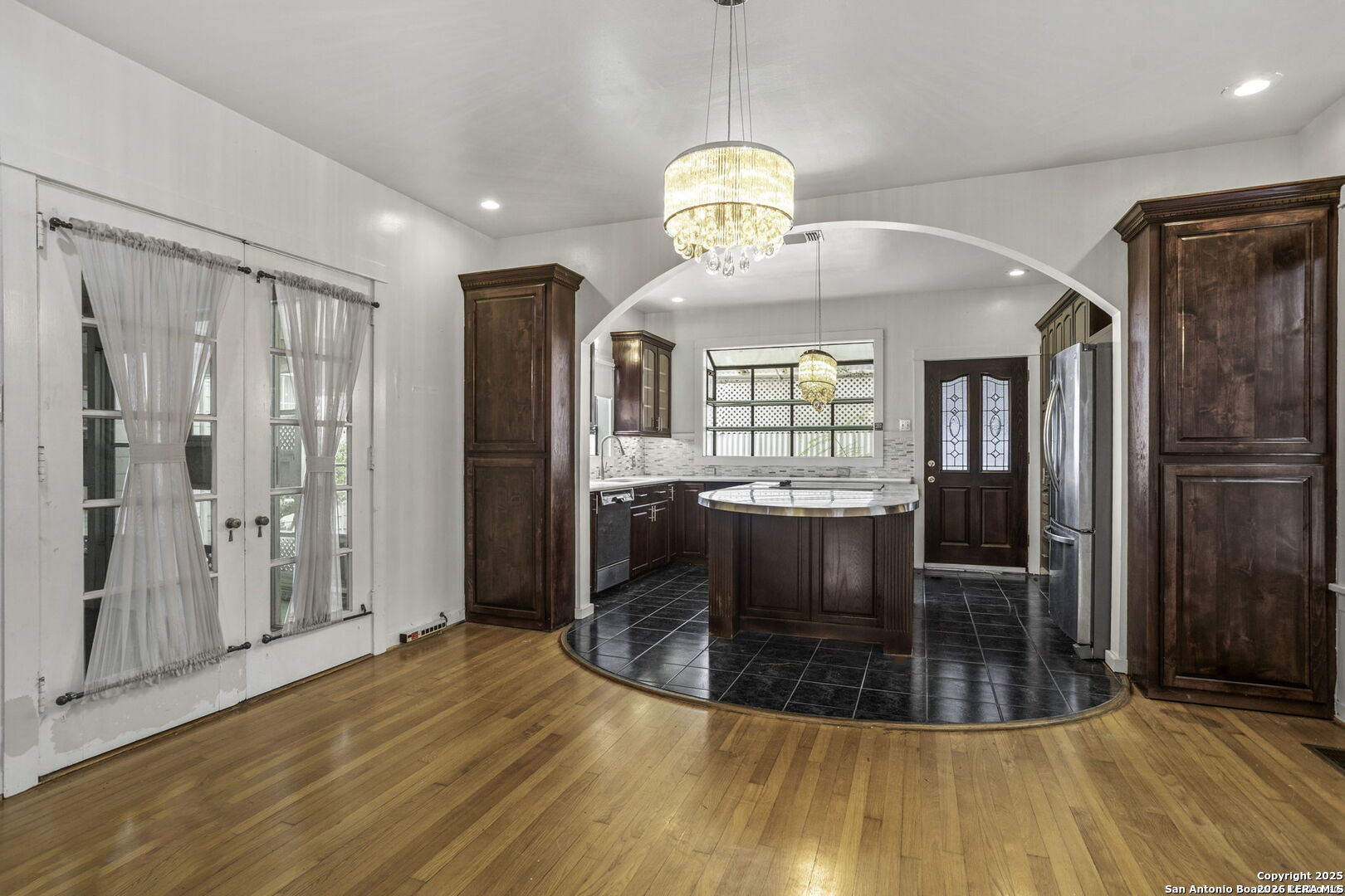 527 KINGS CT, San Antonio, TX 78212