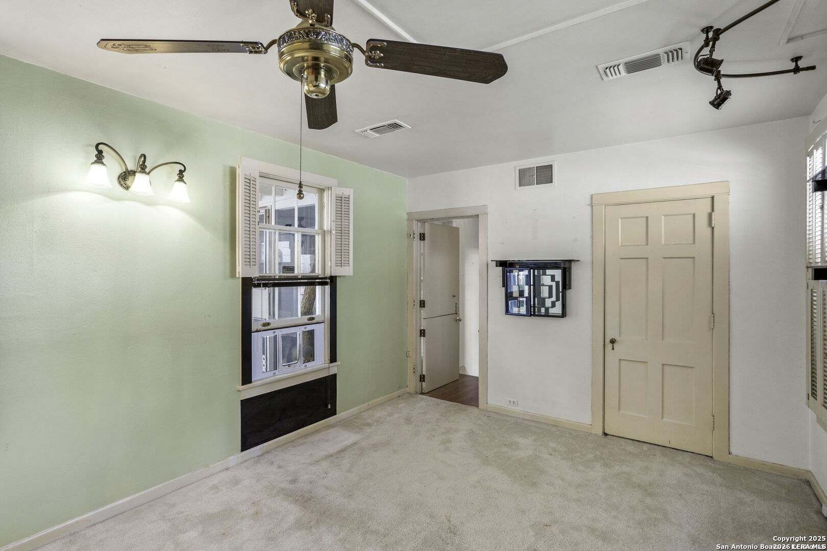527 KINGS CT, San Antonio, TX 78212