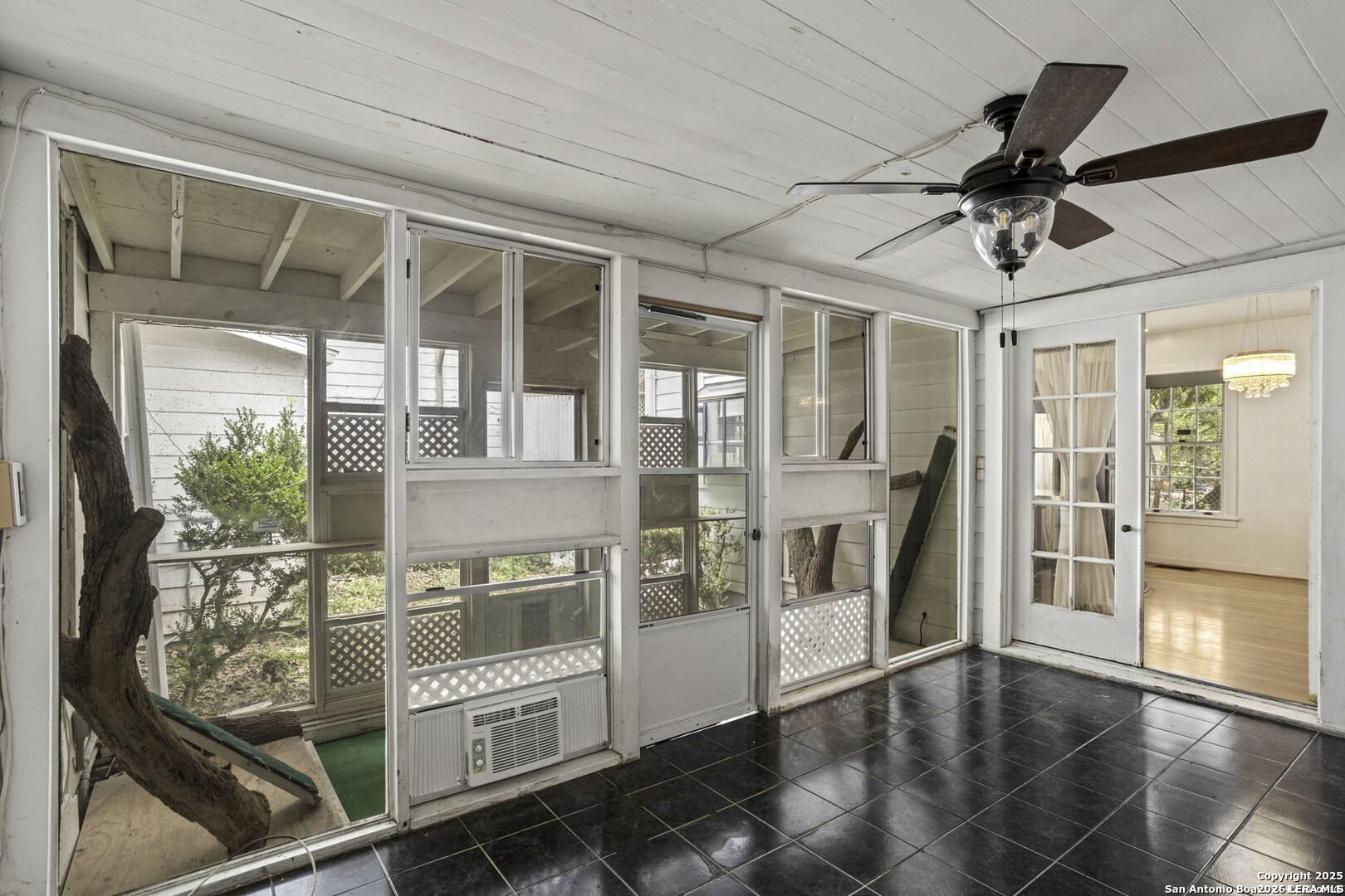 527 KINGS CT, San Antonio, TX 78212