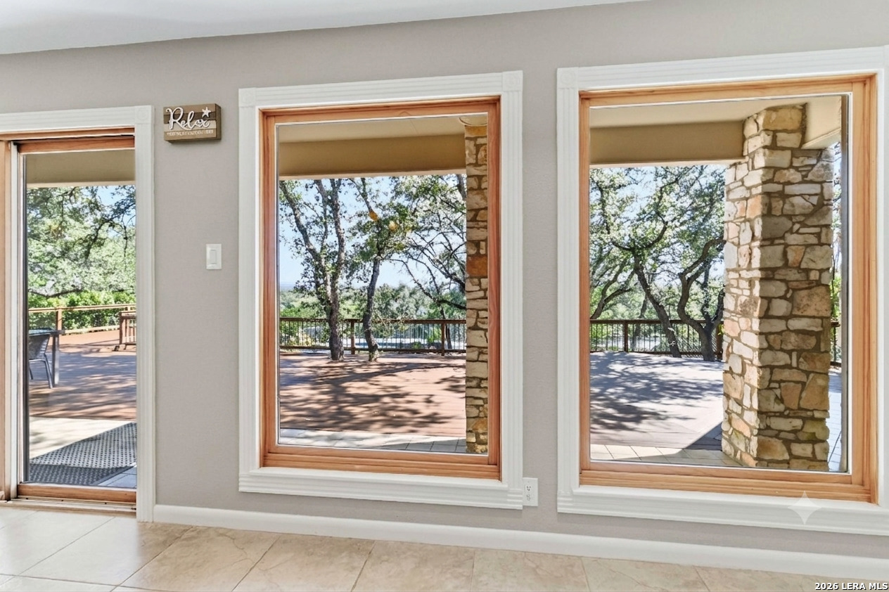 318 Remington Dr, Bergheim, TX 78004