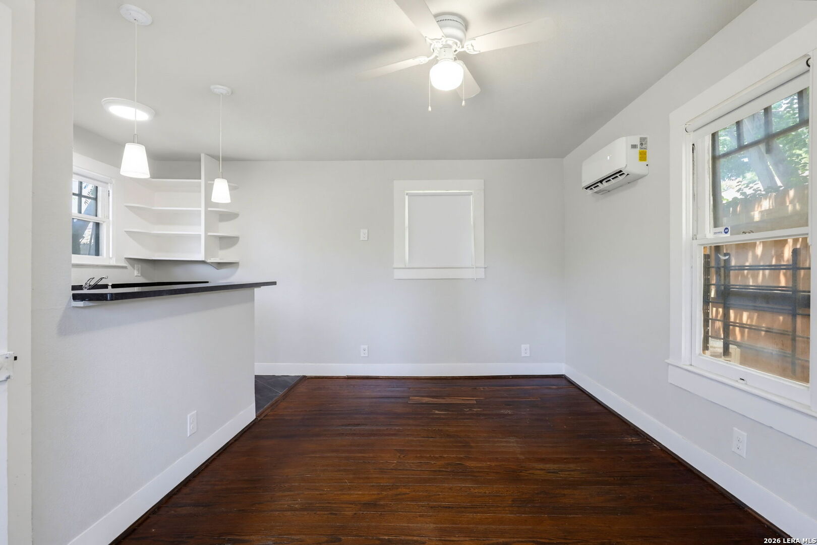 1145 W Mistletoe Ave, San Antonio, TX 78201