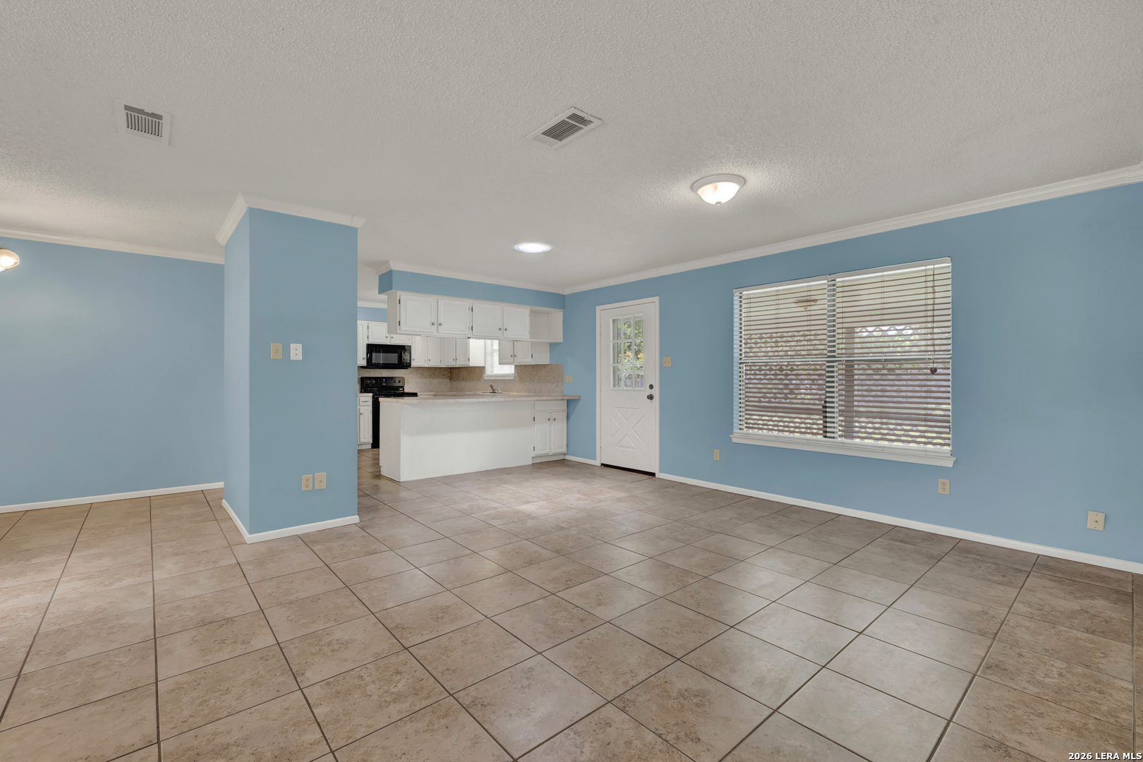 1302 S MESQUITE AVE, New Braunfels, TX 78130