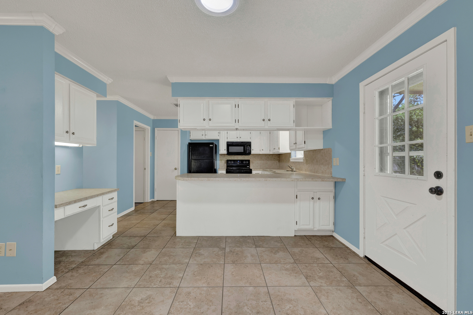 1302 S MESQUITE AVE, New Braunfels, TX 78130