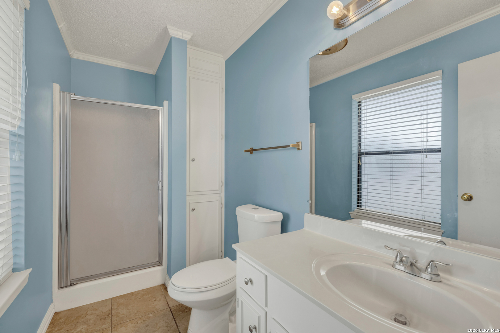 1302 S MESQUITE AVE, New Braunfels, TX 78130